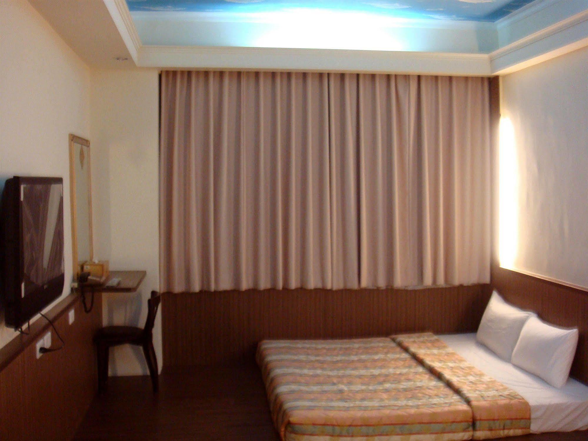 Marshal Hotel Taichung名帥大飯店 Bagian luar foto